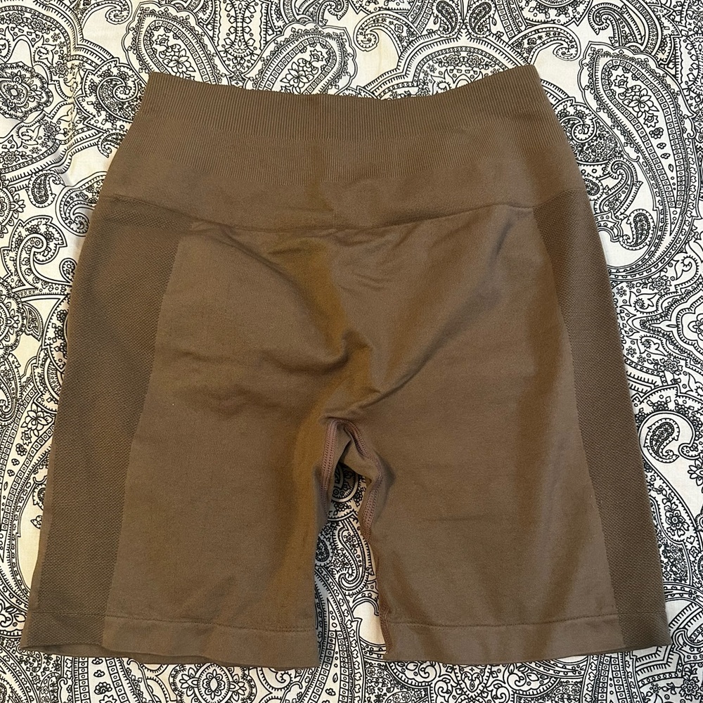 Brown Scrunch Shorts - Small